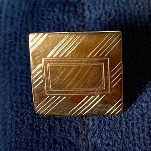 VTG Theda 14KT Gold Hand Engraved Tie Tac